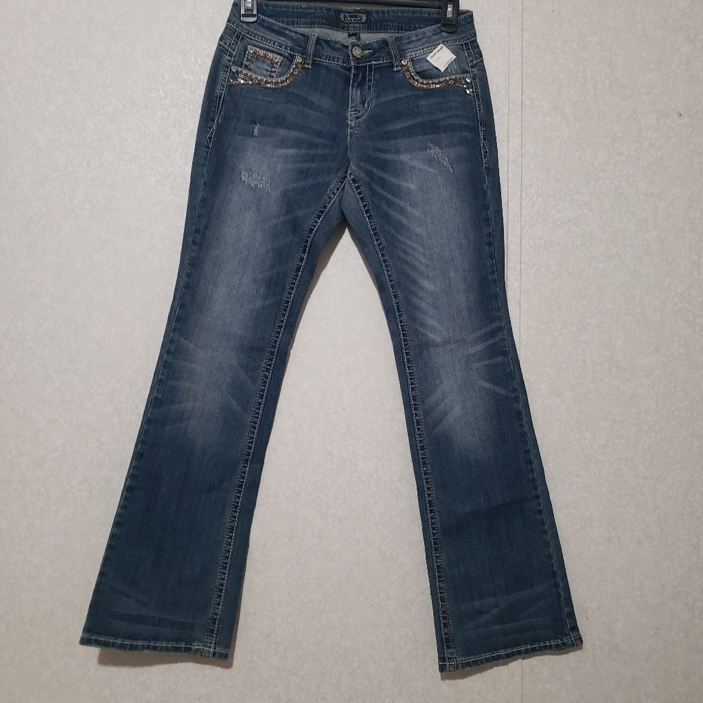NEW...SHYANNE .BOOT BARN....Women's Blue Jeans.....SIZE:28 REGULAR